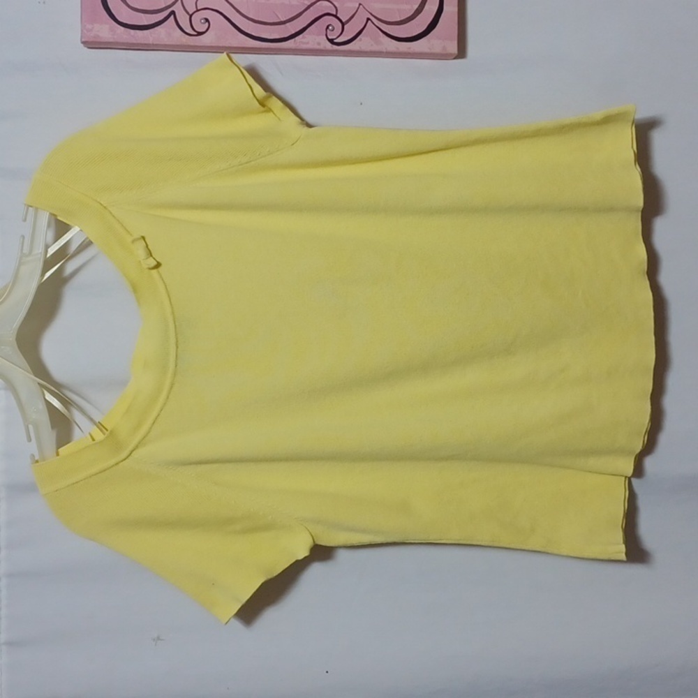 SAG HARBOR WOMENS TOP SIZE L IN A BEAUTIFUL YELLOW COTTON 💛 ✨️ 😍 💓